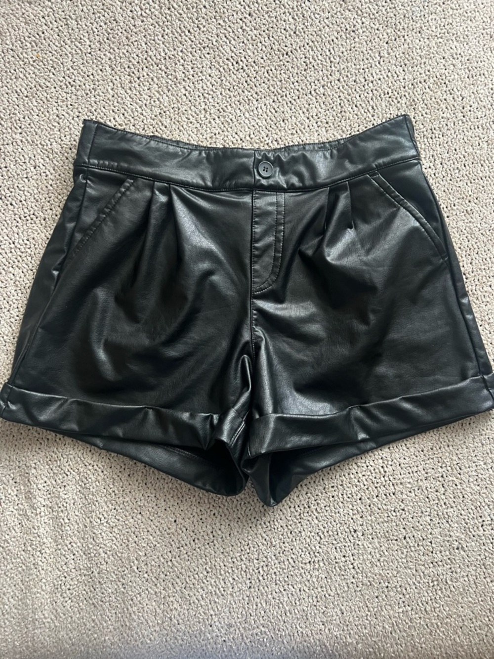 Rewash Black Faux Leather High-Waist Pleated Shorts for women , size M.